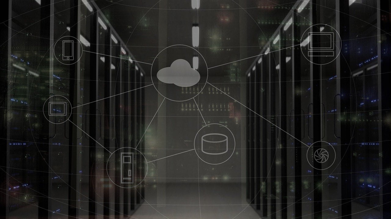 What is Cloud Computing and its features