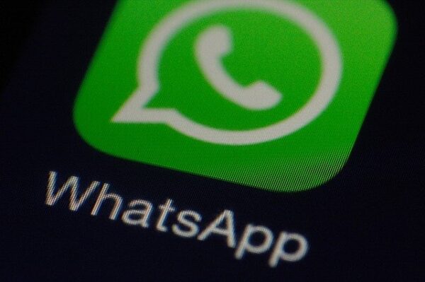 WhatsApp archive chat features and updates